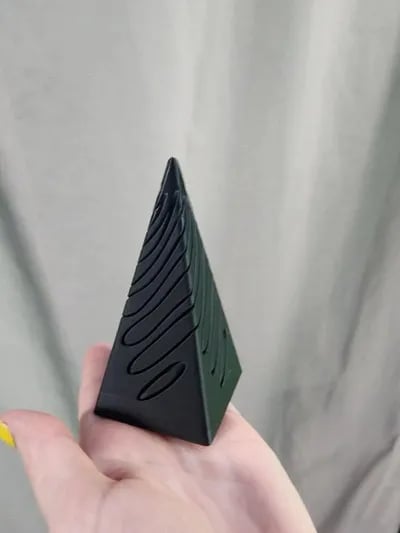 🔥Last Dat 49% OFF | Impossible Pyramid Passthrough Sculpture