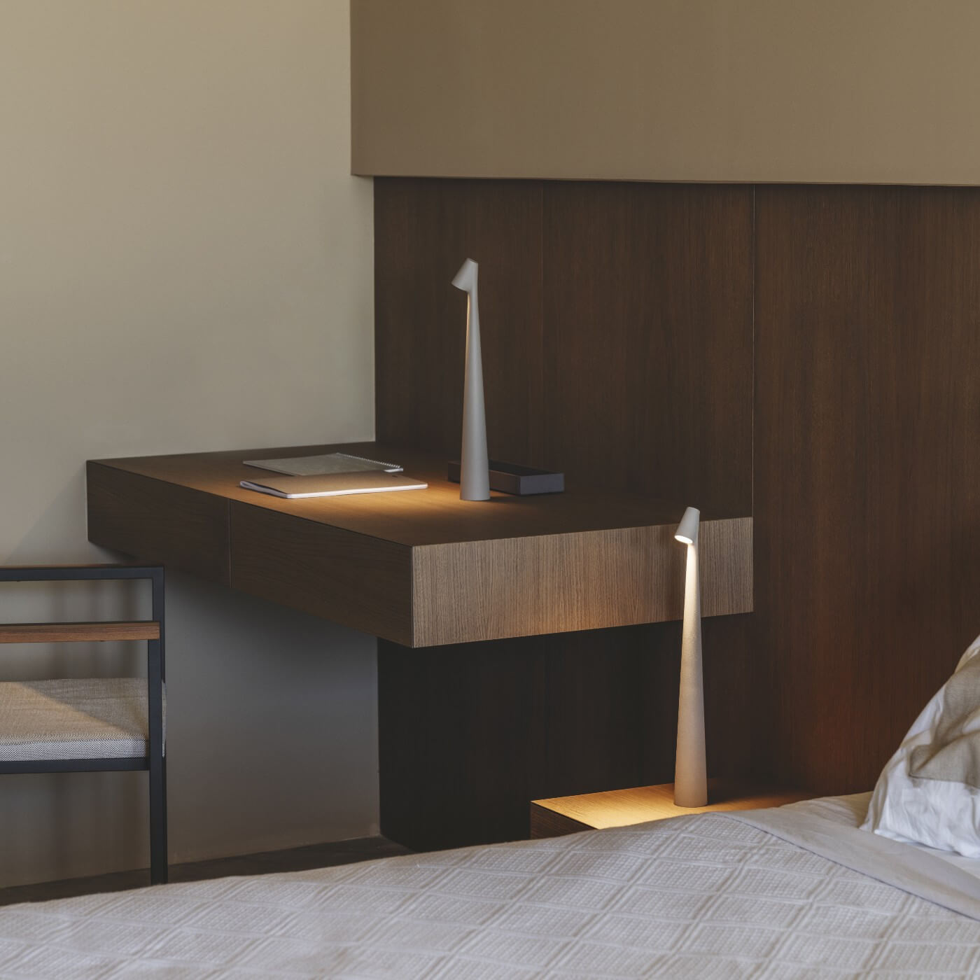 DJIWJDCDA LuminaElegance Portable Table Lamp