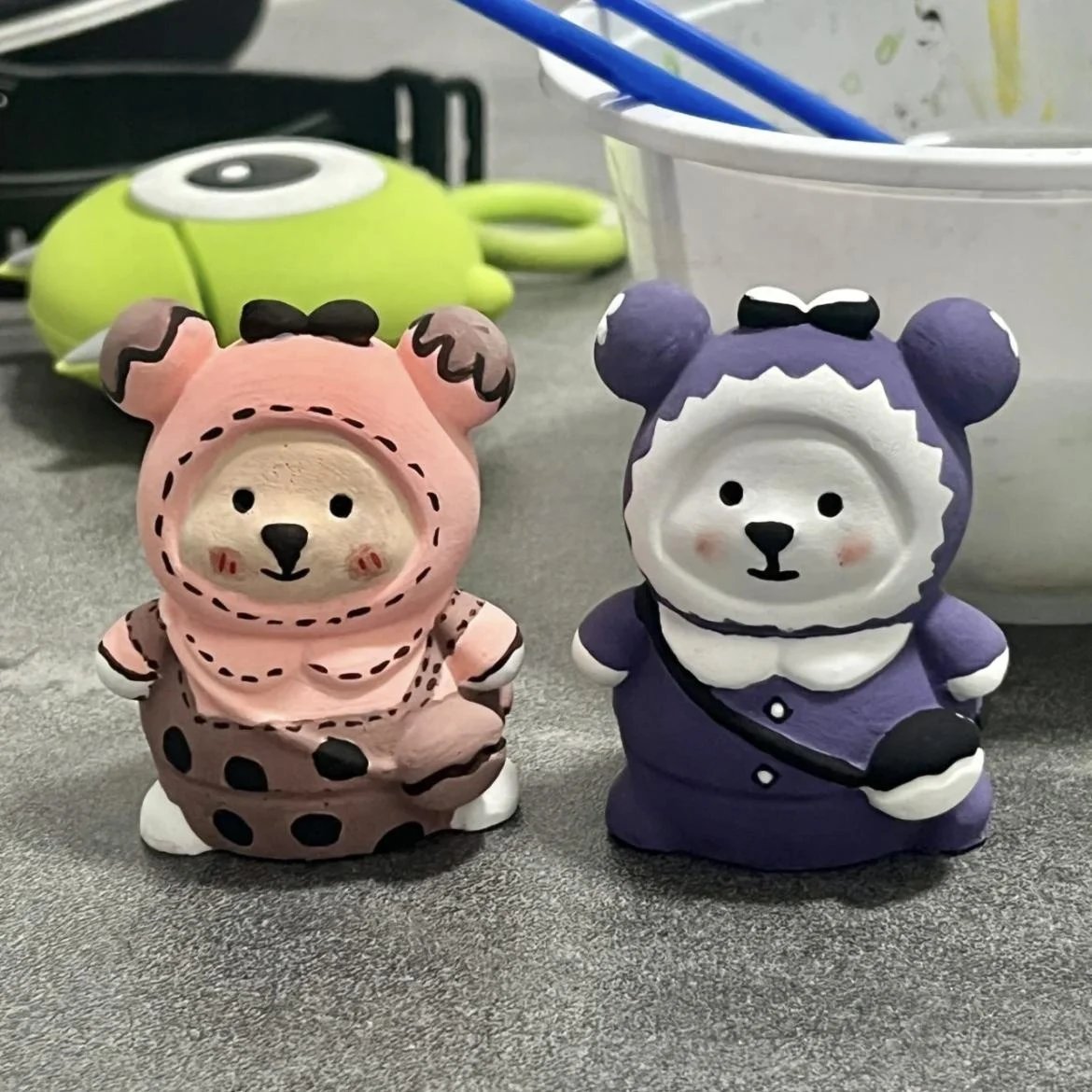 DJIWJDCDA 🎁Improve Hands-On Skills-DIY Graffiti  Plaster Bear