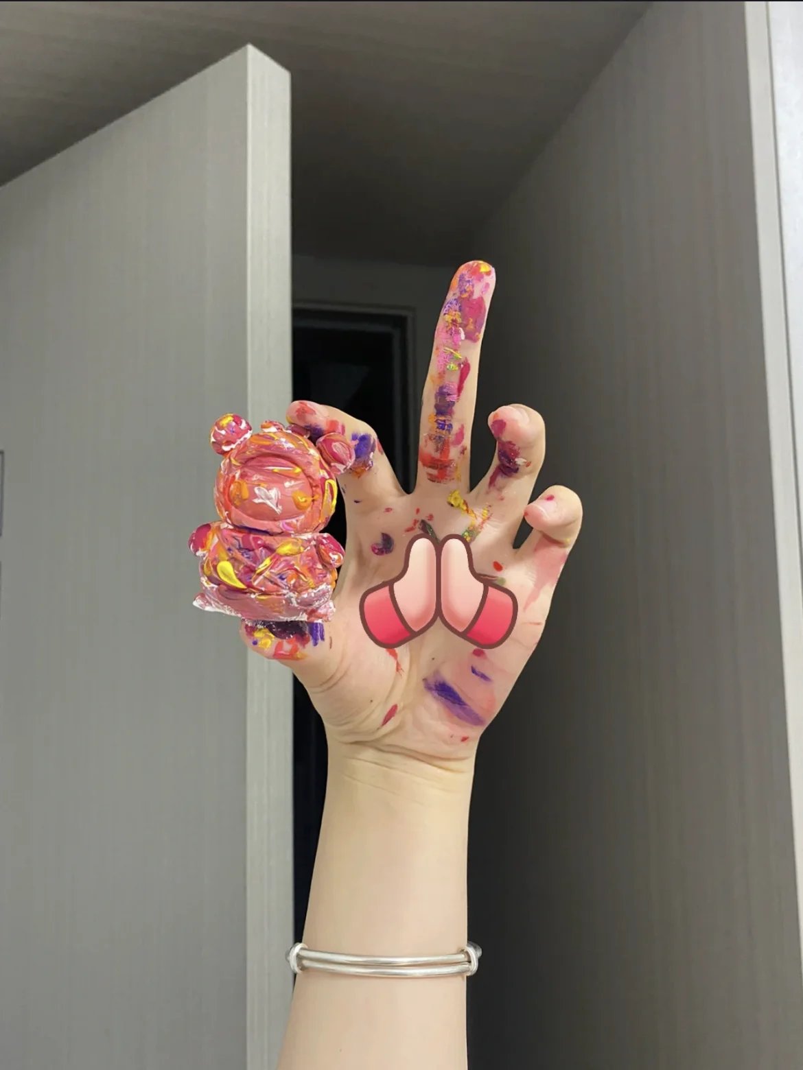DJIWJDCDA 🎁Improve Hands-On Skills-DIY Graffiti  Plaster Bear
