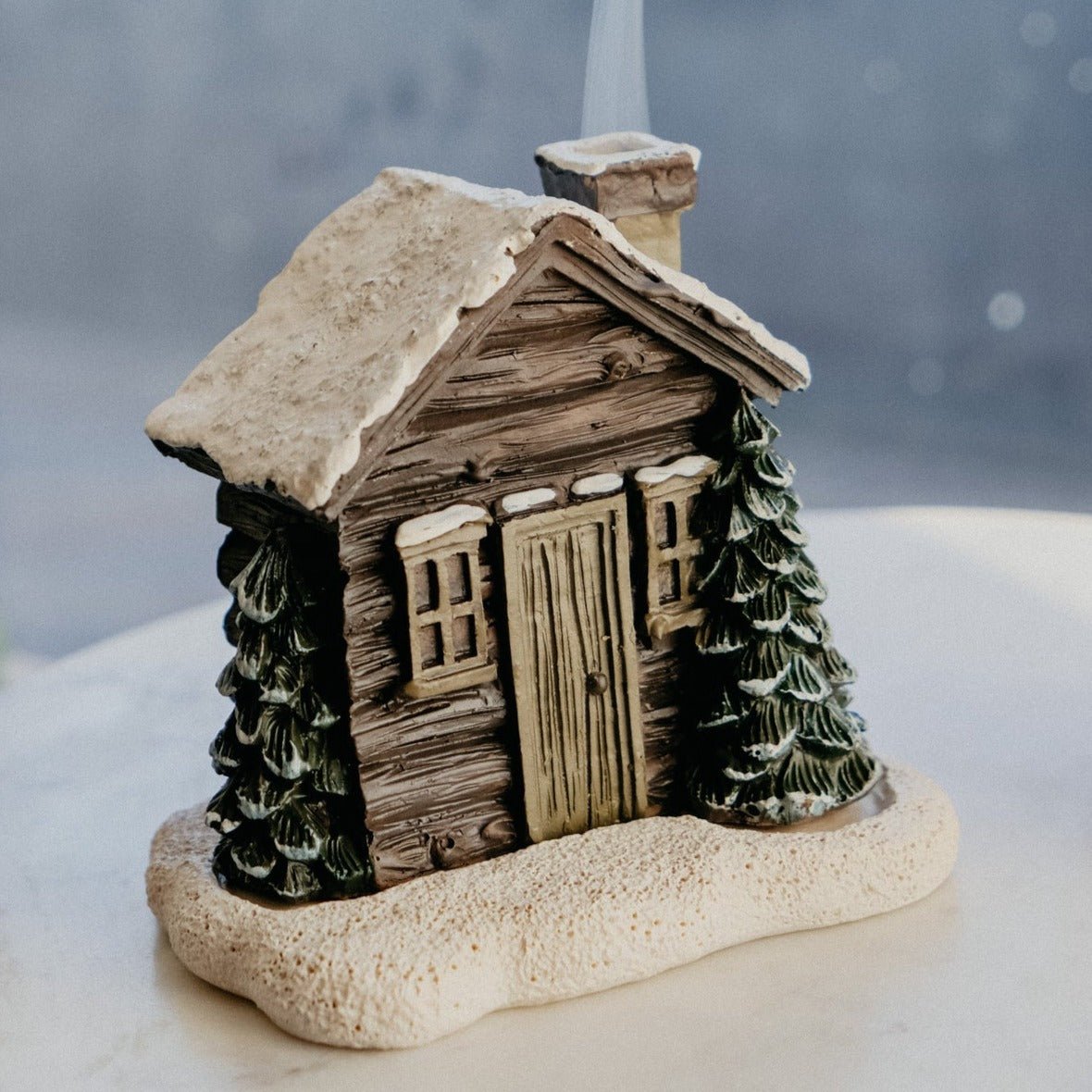 DJIWJDCDA Log Cabin Snowy Winter Incense Cone Burner